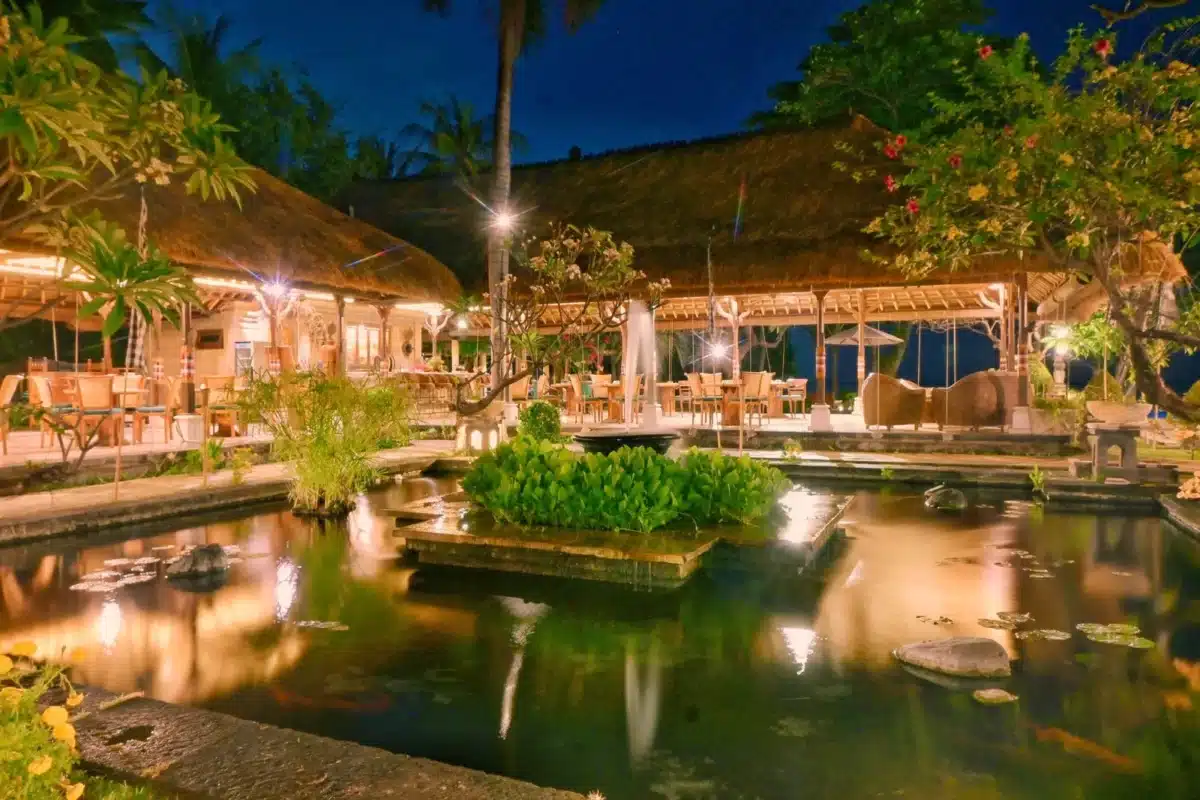 Main Slide Dining